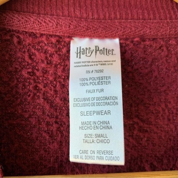 Harry Potter Hogwarts Embroidered Maroon Fleece Pullover - Picture 6 of 6